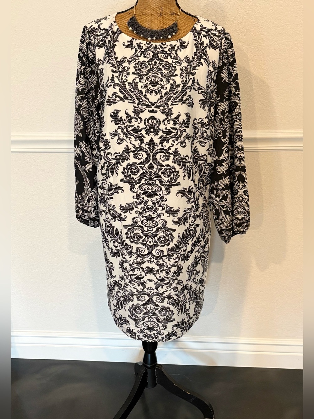 Chico's Black and White Printed Scroll Print Shift Dress Balloon Sleeve LARGE
